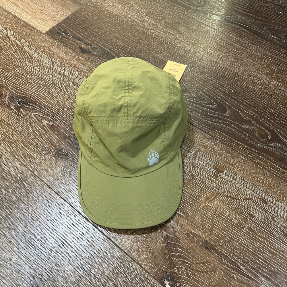 NWT Alaskan hard gear Duluth trading co Olive Green Cap with Bear Paw Logo